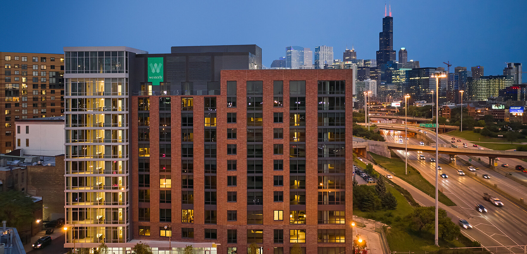 Live above it all at Westerly in Chicago, where stunning views of the city skyline are your daily backdrop.